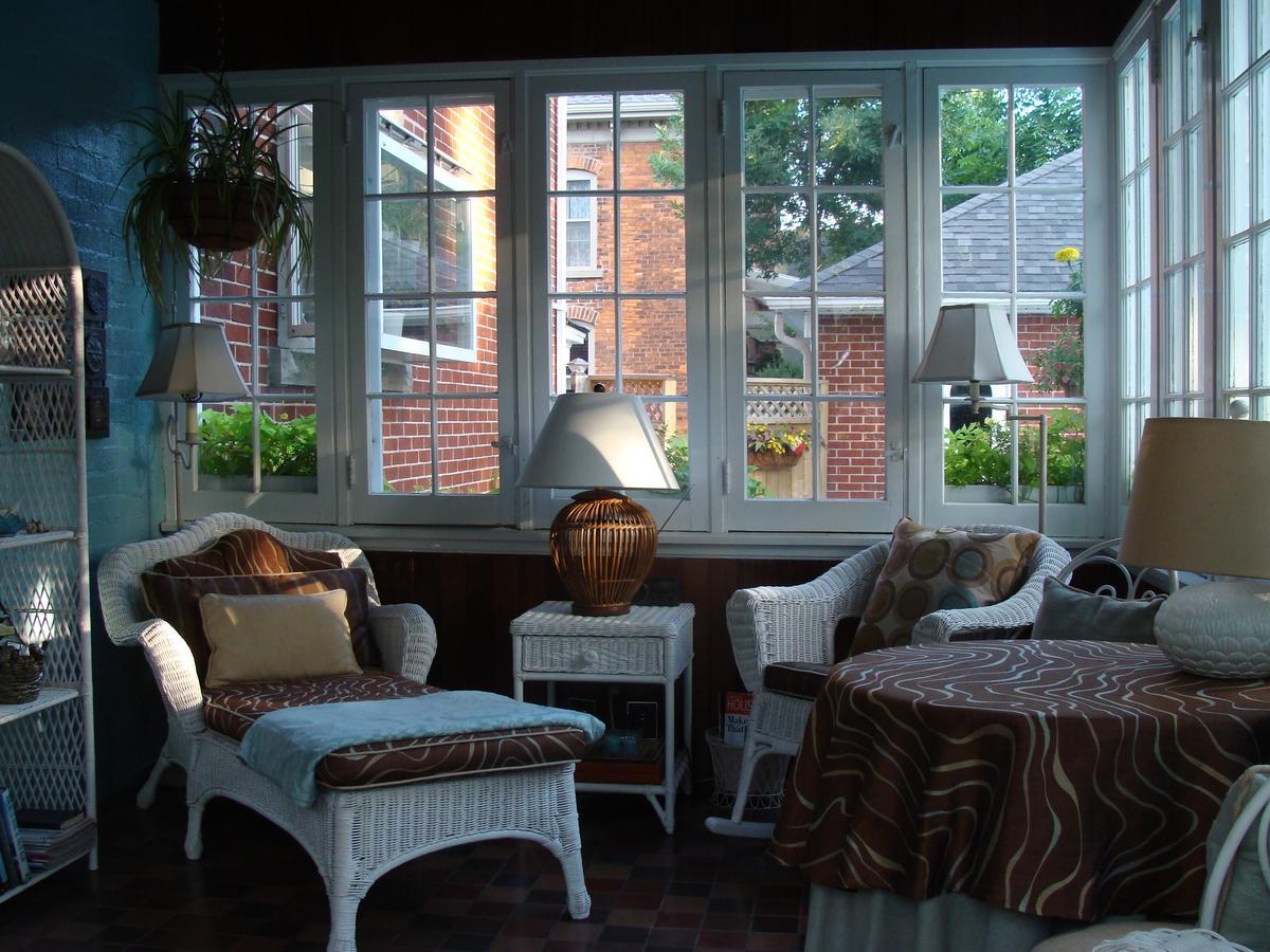 Robinsong Bed and Breakfast Thorold Exteriör bild