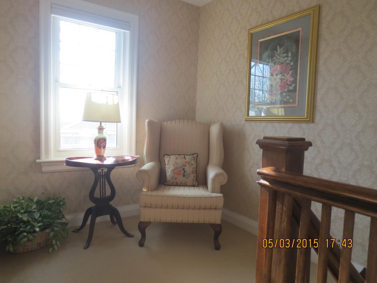 Robinsong Bed and Breakfast Thorold Exteriör bild