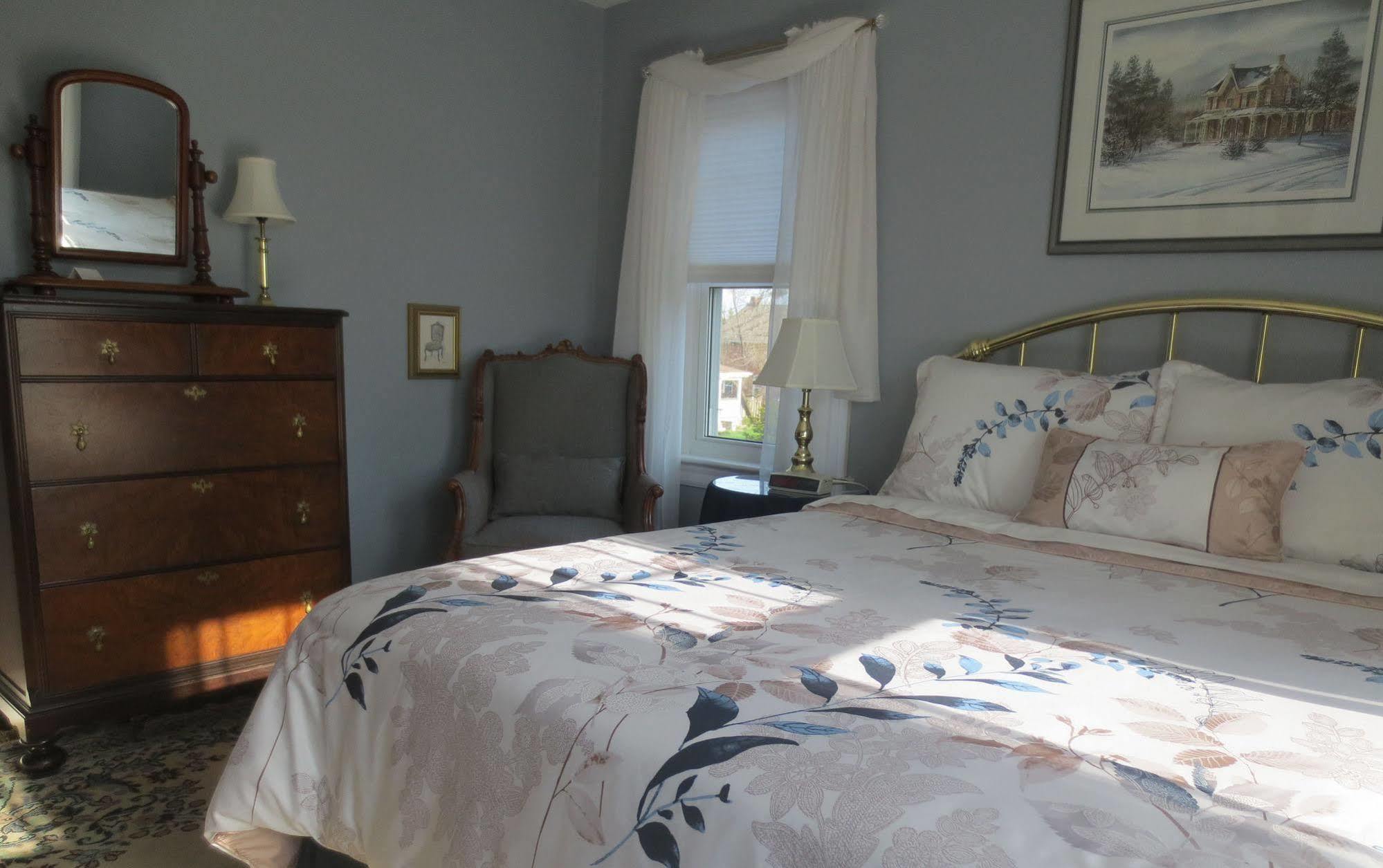 Robinsong Bed and Breakfast Thorold Exteriör bild