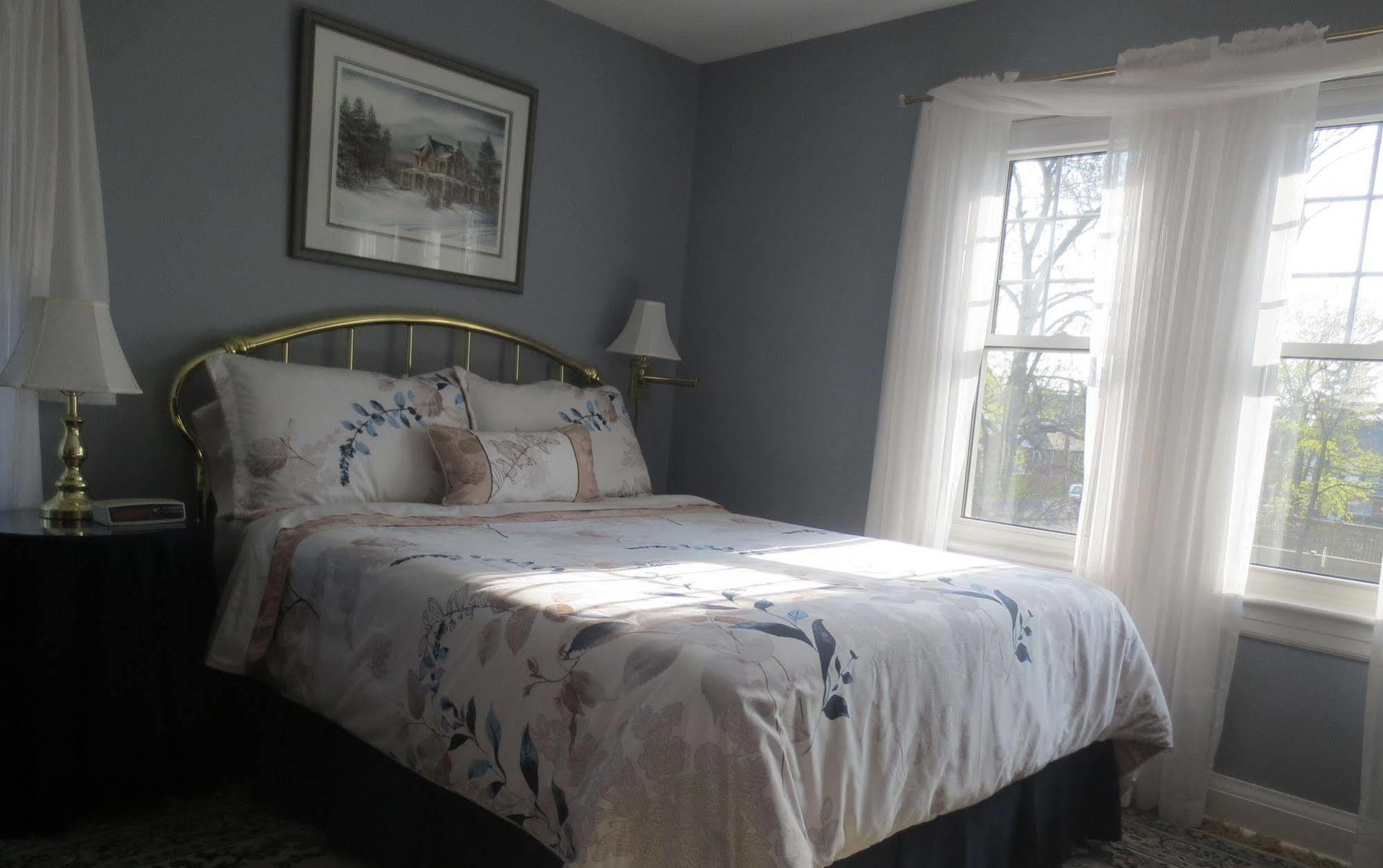 Robinsong Bed and Breakfast Thorold Exteriör bild